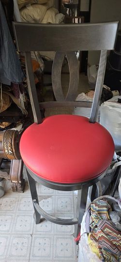 5 Bar Stools  With Swivel 