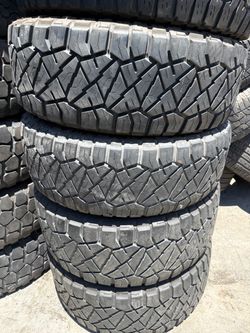 295/70r18 Nitto tires en excelentes condiciones de vida las 4