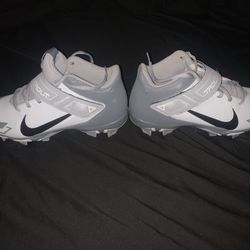 Nike Men’s Baseball Molded Cleats Size 8.5