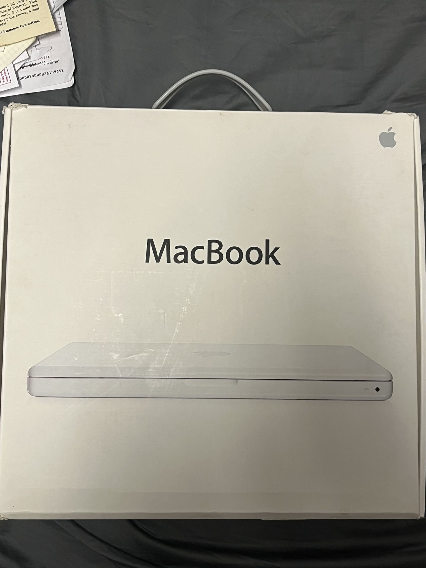 Early Apple MacBook With Box And Charger