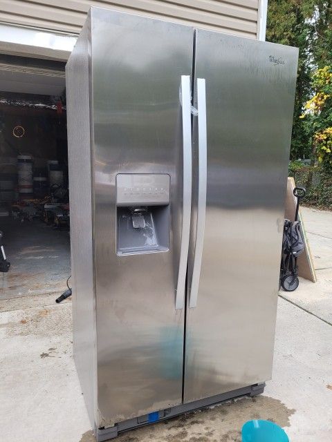 Whirlpool Refrigerator 