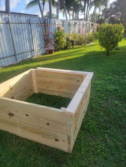 Raisen Garden Bed