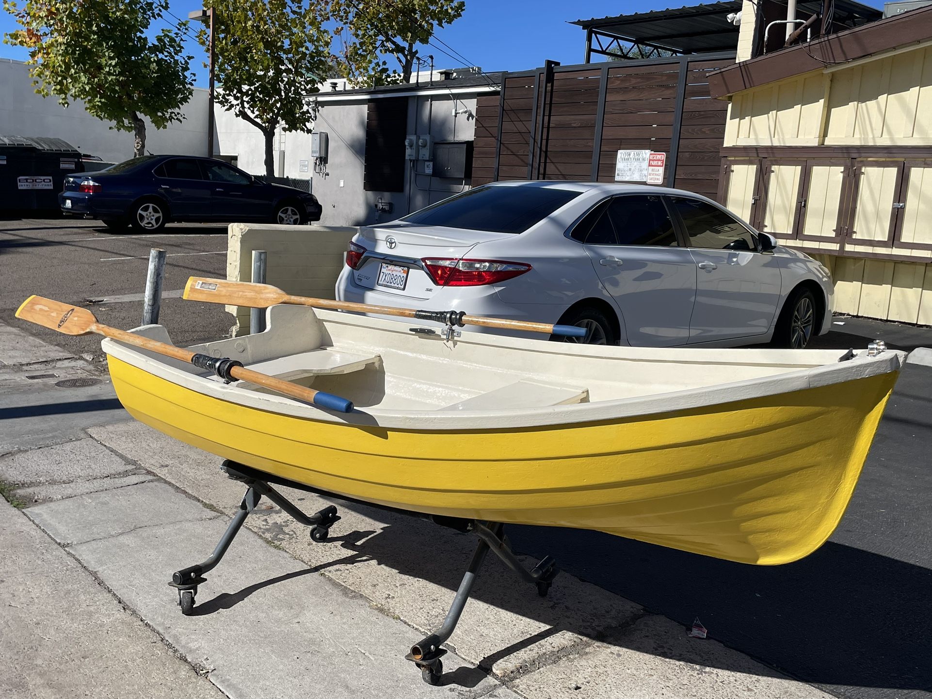 8’ Fiberglass Dinghy Skiff Clean With Oars for Sale in San Diego, CA