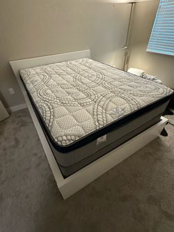 Queen Size Mattress Pillow Top New