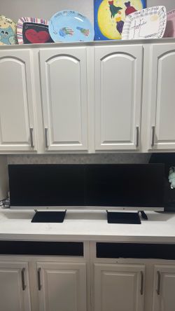 $20 (both) HP Pavilion Monitors