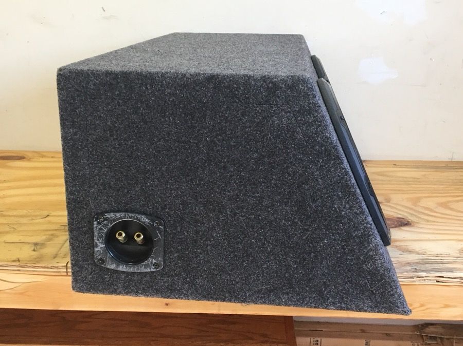 JL Audio 2 10” Inch subwoofers Sub w/ enclosure 10w1v24 300 watt rms