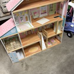 Doll House 6ft Wide 5ft Tall