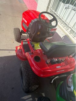 CRAFTSMAN T110 42-in 17.5 -HP Single cylinder Gas Lawn tractor