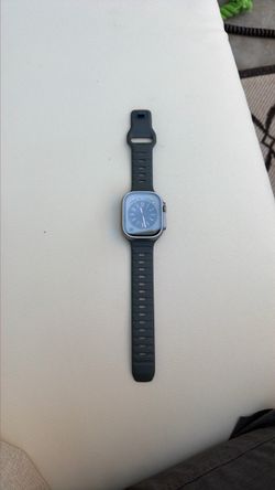 Apple Watch Ultra 3 + 2 Nomad Bands