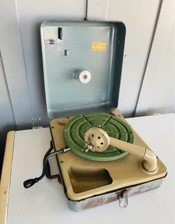 Antique Portable windup Austraphone Record Player Phonograph Turntable
