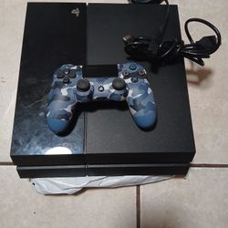 PLAY STATION 4  CUH- 1115A 