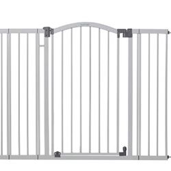 Summer Infant Extra Tall & Extra Wide Safety Gate, 29.5 - 53 Inch Wide & 38" Tall, for Doorways & Stairways, with Auto-Close & Hold-Open, white