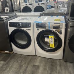 Electrolux - 4.5 Cu Ft Smart Front Load Washer & 8.0 Cu Ft Smart Electric Dryer Set In White 😻