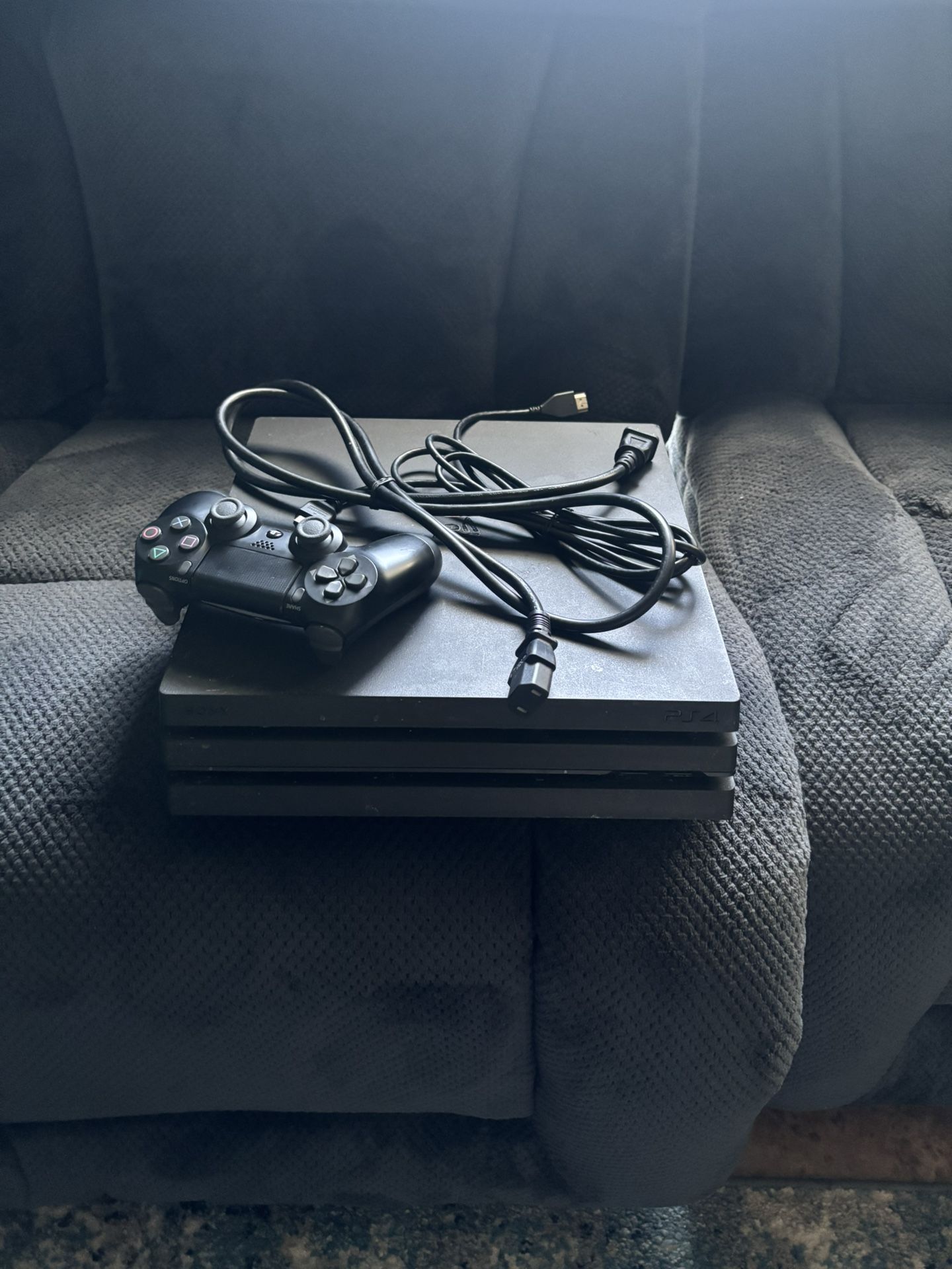 PS4 Plus Black