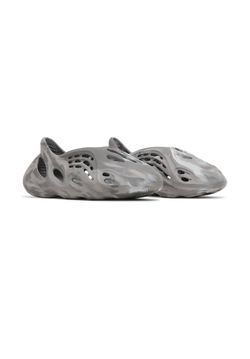 yeezy foam runners size 11