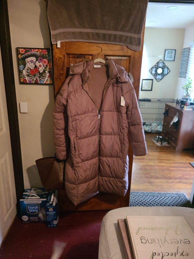 Old Navy Women's XXL Tall Raincoat With Attached Hood With Faux Fur