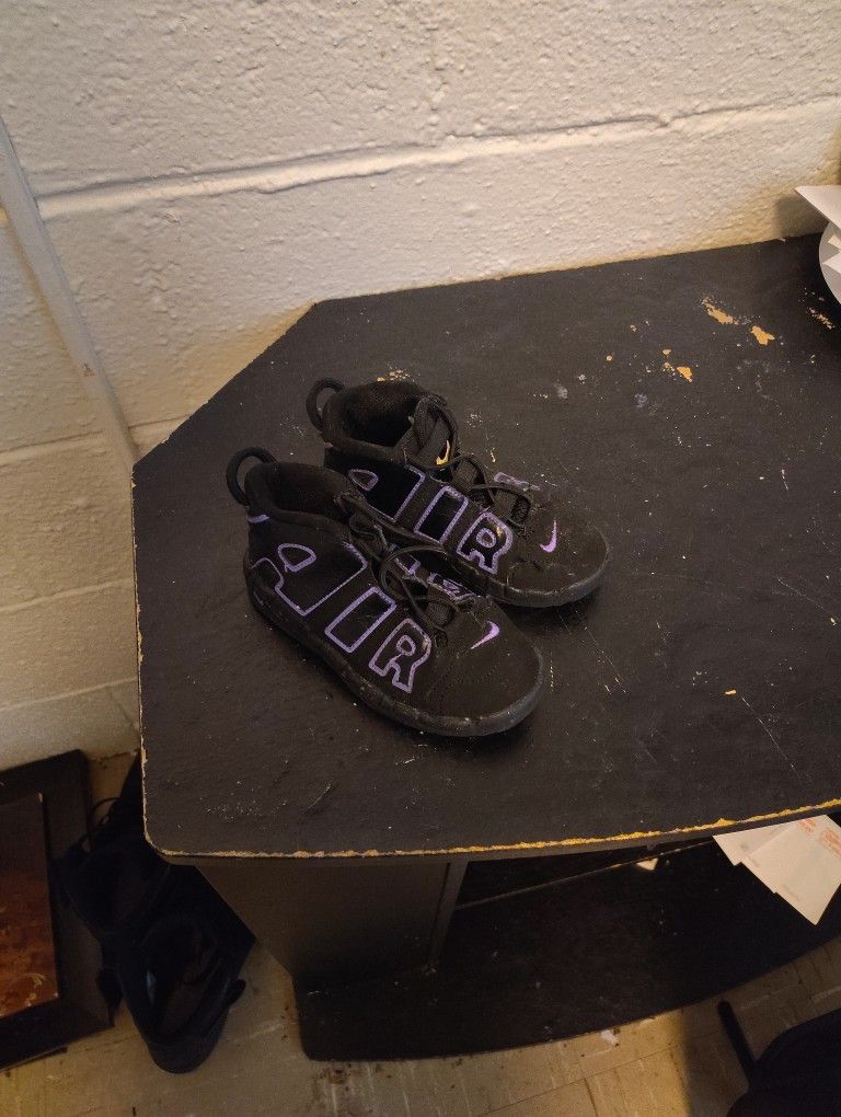 Boy's Toddler Shoes 10c
