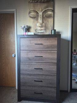 Modern 5 Drawer Dresser / Chest – Gray Wood Finish