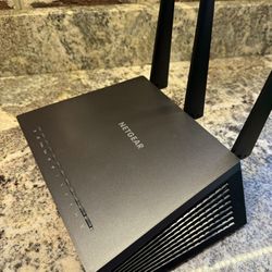 NETGEAR Nighthawk AC2300 Smart WiFi Router
