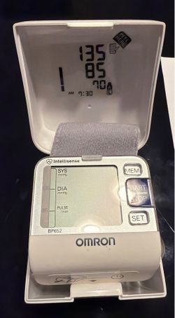 Omron 7 Series Wrist Blood Pressure Monitor (Model BP652)