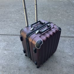 14 x 16 x 19 Travel Suitcase that holds 8 bottles Of Wine 