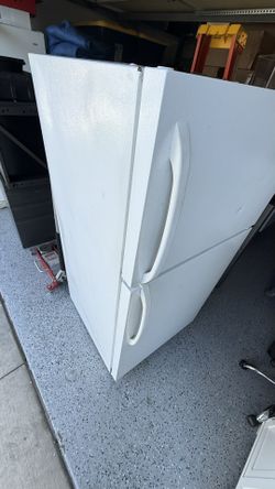 REFRIGERATOR