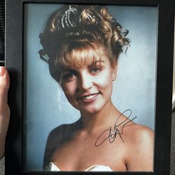 Autographed photo of Sheryl Lee (Laura Palmer Twin Peaks)