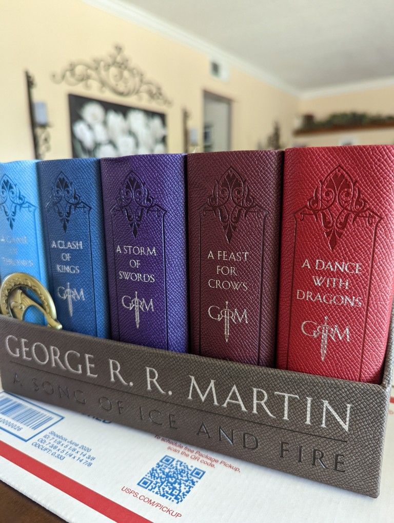 A Song of Ice and Fire, Books 1-4 (A Game of Thrones / A Feast for Crows /  A Storm of Swords / Clash of Kings)
