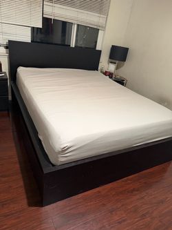 Queen size bed frame with 2 storage drawers