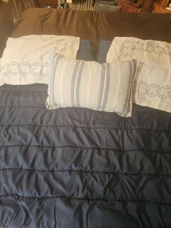 Brand New Queen/Full Bedding Set