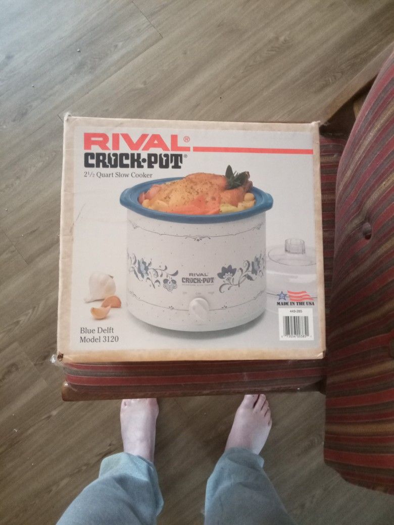 New Crockpot Slow Cooker 2 Quart Size for Sale in Tucker, GA - OfferUp