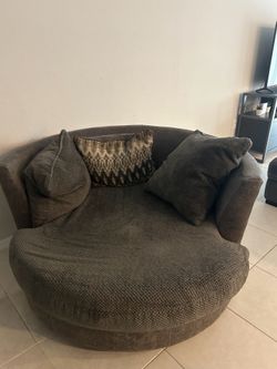 Swivel chair