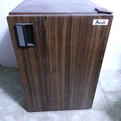 One (1) Avanti Counterhigh Compact Refrigerator and Compartment Freezer