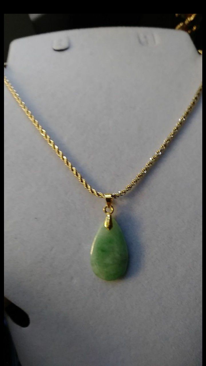 (1)Pretty estate pc good luck green emerald genuine jade jadeist pendant Italy 14k gold plated rope chain 20" 2mm