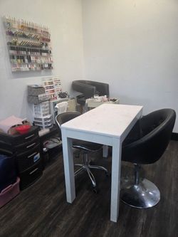 Nail Sapce Available