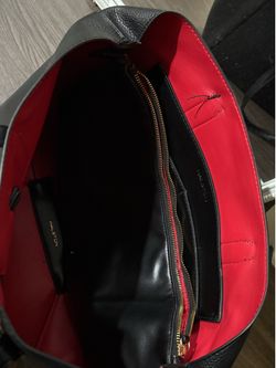HALSTON BLACK LEATHER RED INTERIOR PURSE BAG