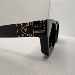 Black 1.1 Millionaires Sunglasses
