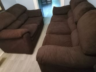 Couch and loveseat set cash only smoke and pet free