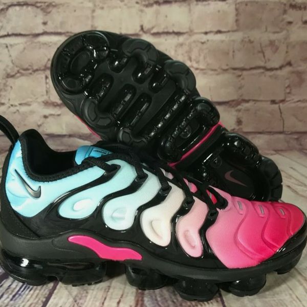 air max plus black pink