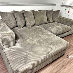 Lindyn Fog 2pc Sectional Couch 
