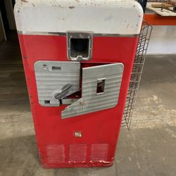 Vintage Coke Machine All Parts Are There. Compressor Dosnt  Work