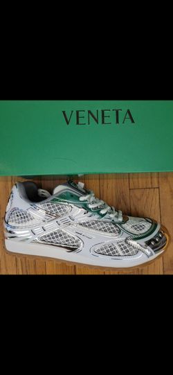 BV SILVER SNEAKERS!