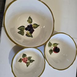 Serving bowl set
