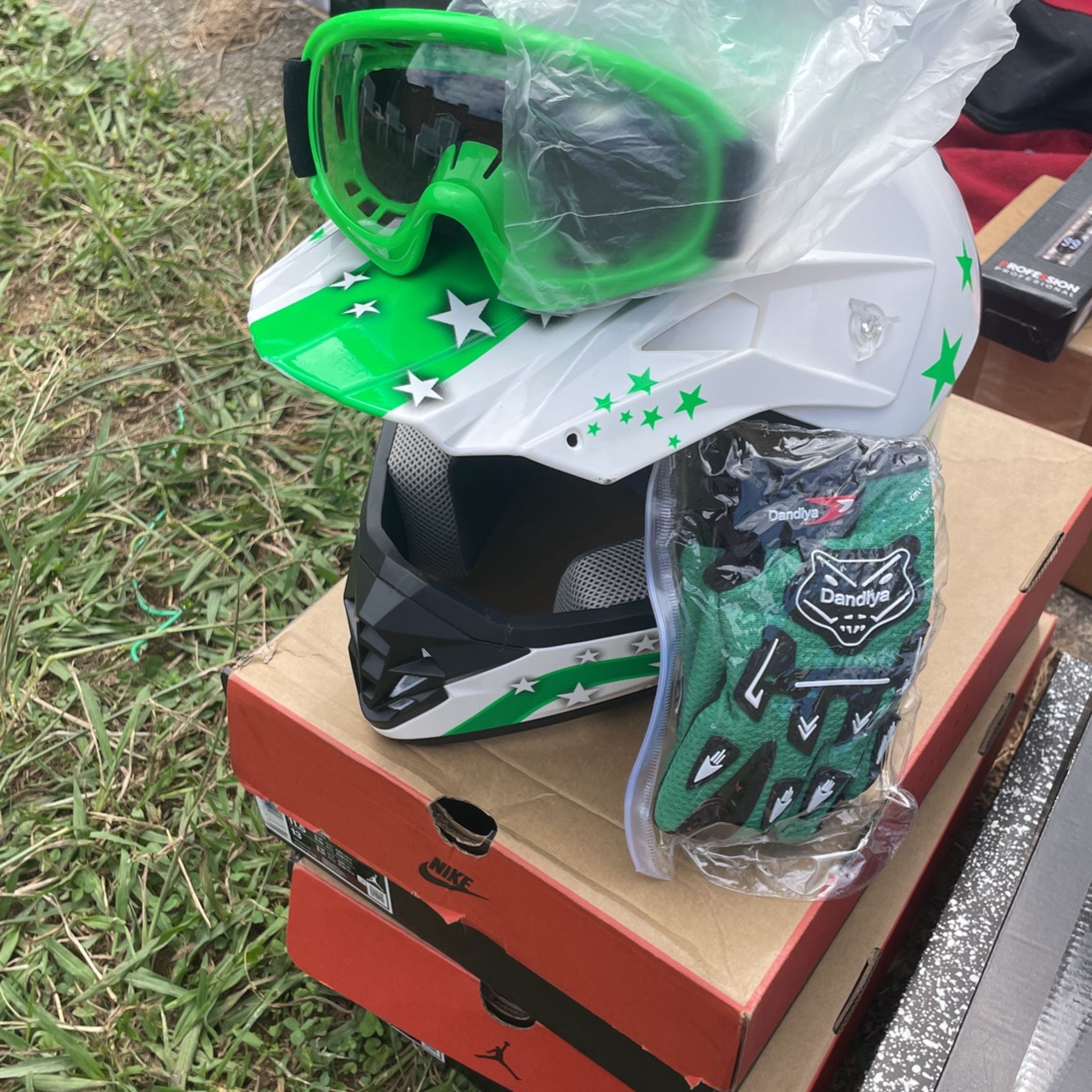 Size medium Boys Dirt Bike Gear