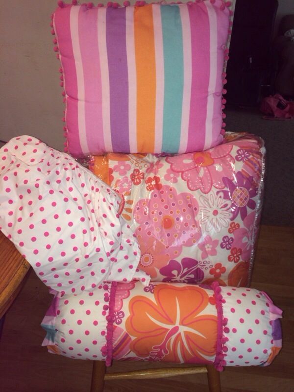 Girls Twin reversible comforter set