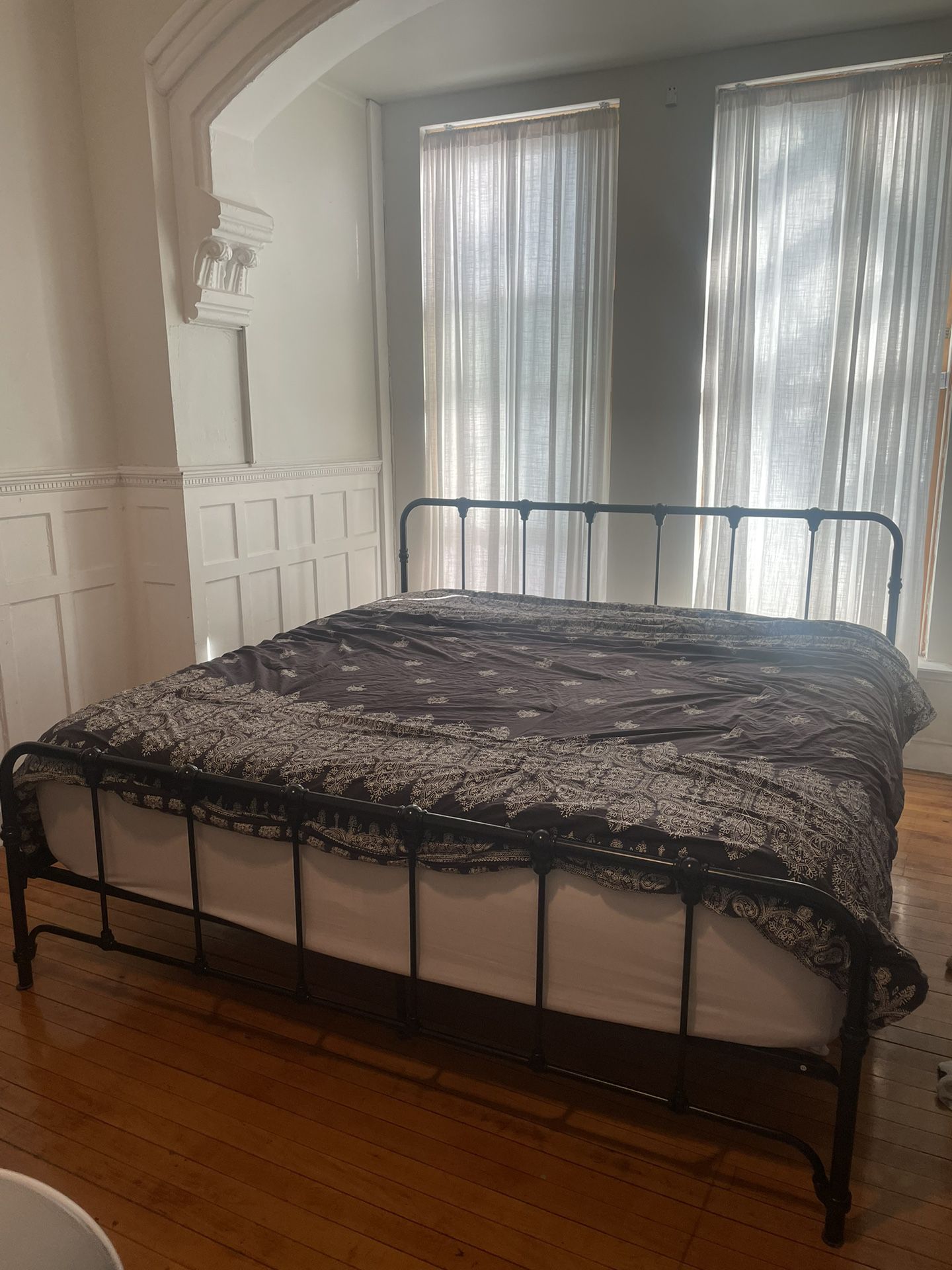 King size black metal bed frame 