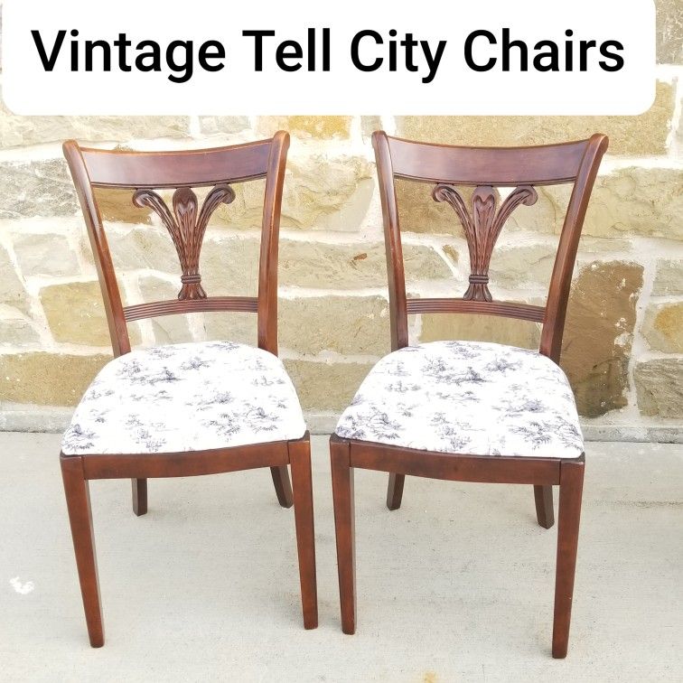 RARE TELL CITY FLUER DE LIS Vintage Collectible Mahogany Chairs. set of 2