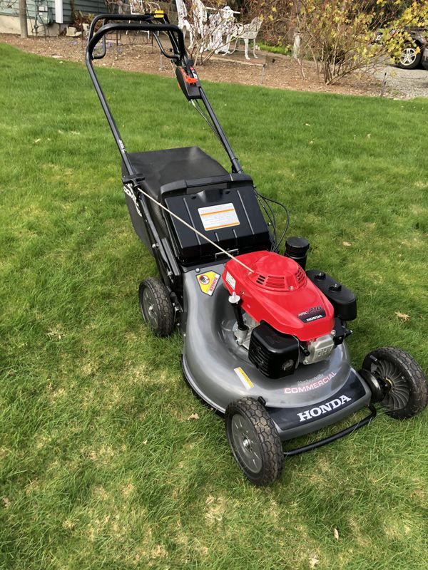 Honda HRC216HXA hydrostatic 21” commercial mower (like new)FIRM ON