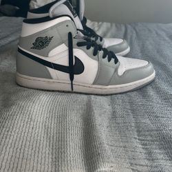 Air Jordan 1 grey mids size 11 men