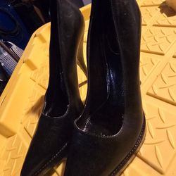 Zapatillas Color Negro  ⚫️  Talla  37 1/2